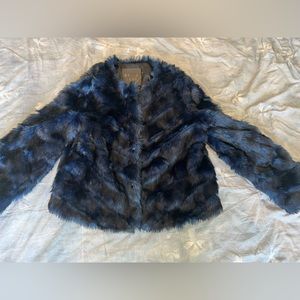 Faux fur blue cropped coat
